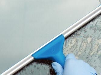 高空進行玻璃清潔作業(yè)的時候，要注意什么呢？