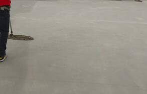 在工廠(chǎng)進(jìn)行保潔作業(yè)時(shí)，要注意什么呢？